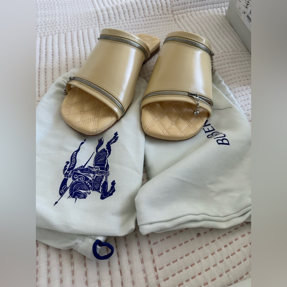 Burberry Leather Sandals (Authentic)